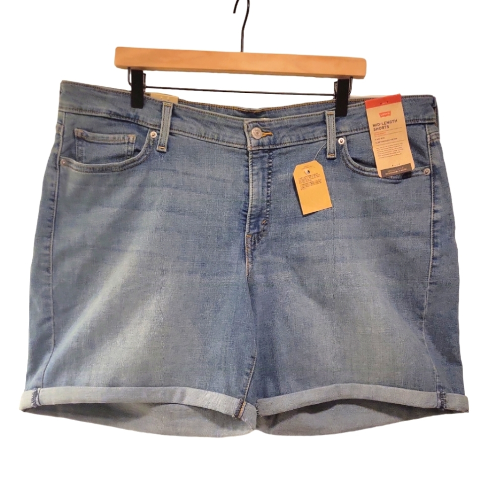 Levi's, NWT, Mid Length Jean Shorts, Hypersoft, A Mid Rise, Women's size 20W, L-